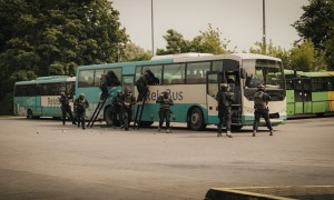 Ćwiczenia antyterrorystyczne na Dworcu Autobusowym ReloBus w Toruniu